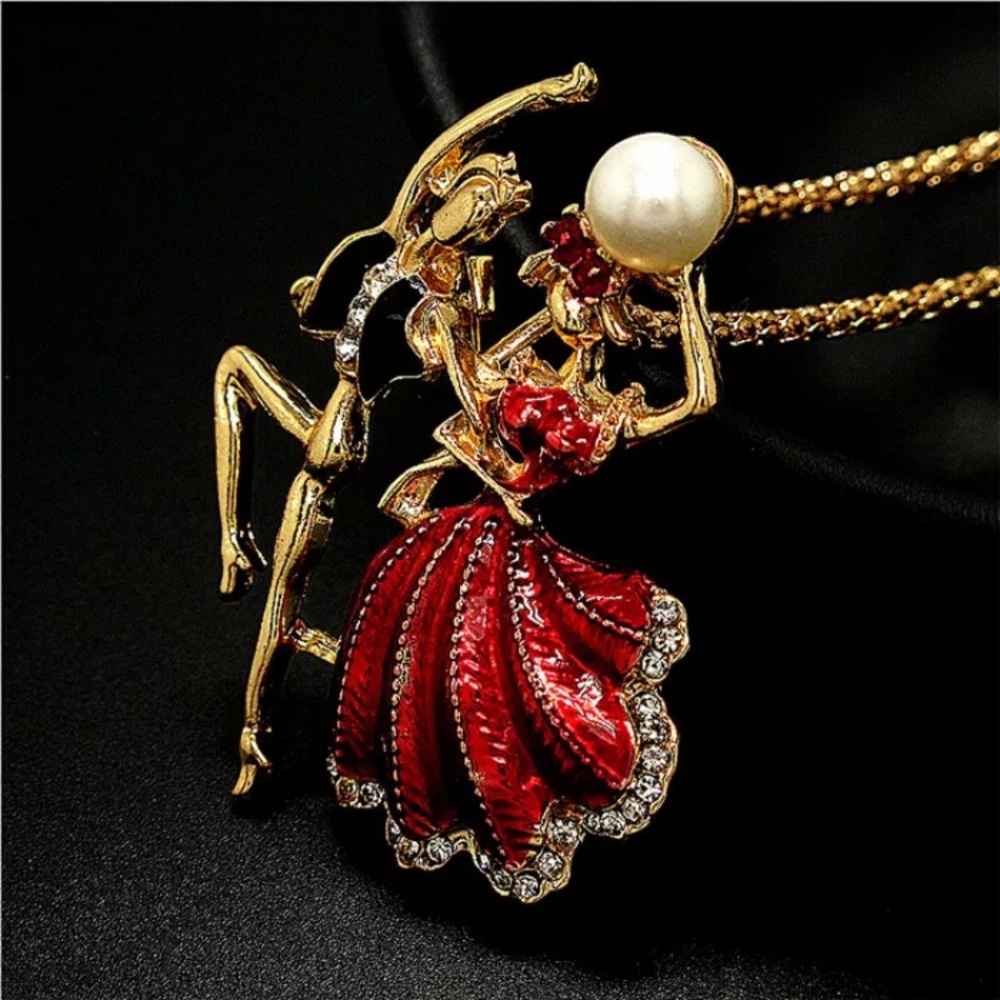NWT DANCING COUPLE NECKLACE